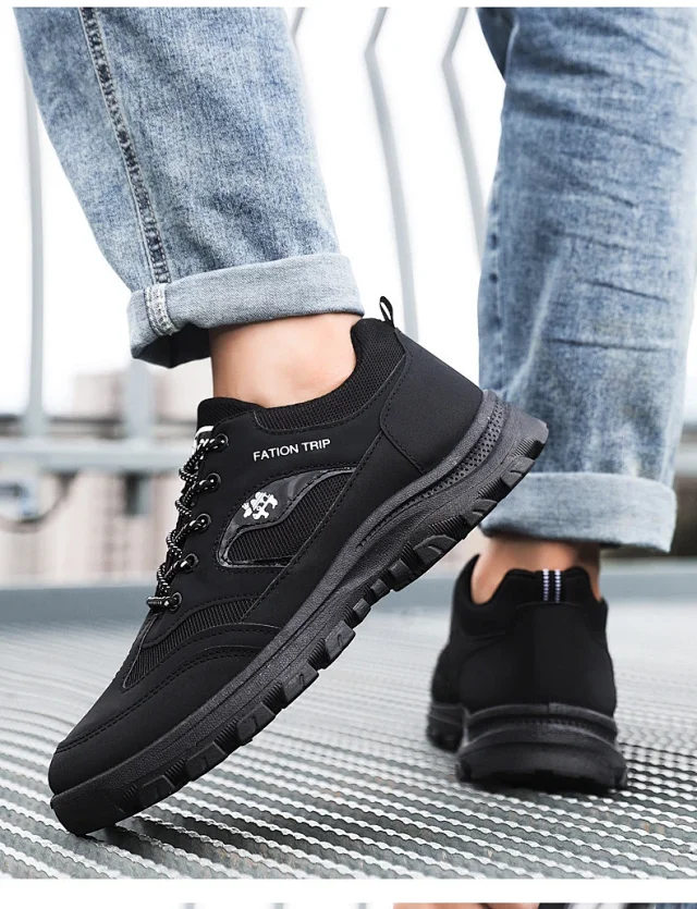 Men's Winter Fleece-Lined Hiking Sneakers Detail