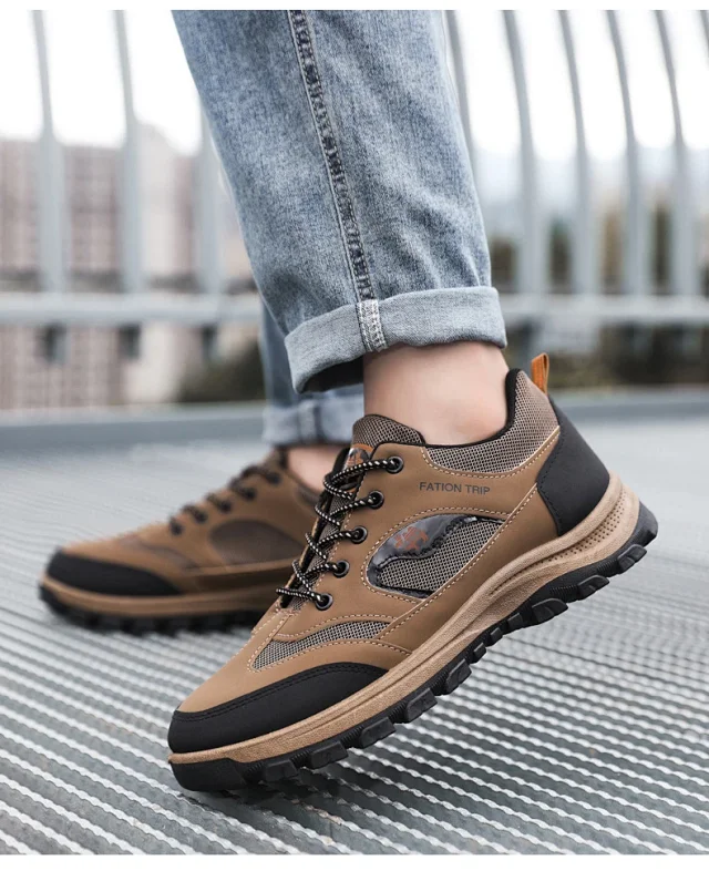 Men's Winter Fleece-Lined Hiking Sneakers Detail