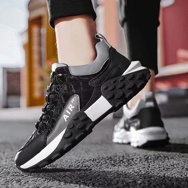 Men's Chunky Low-Top Running Sneakers Detail