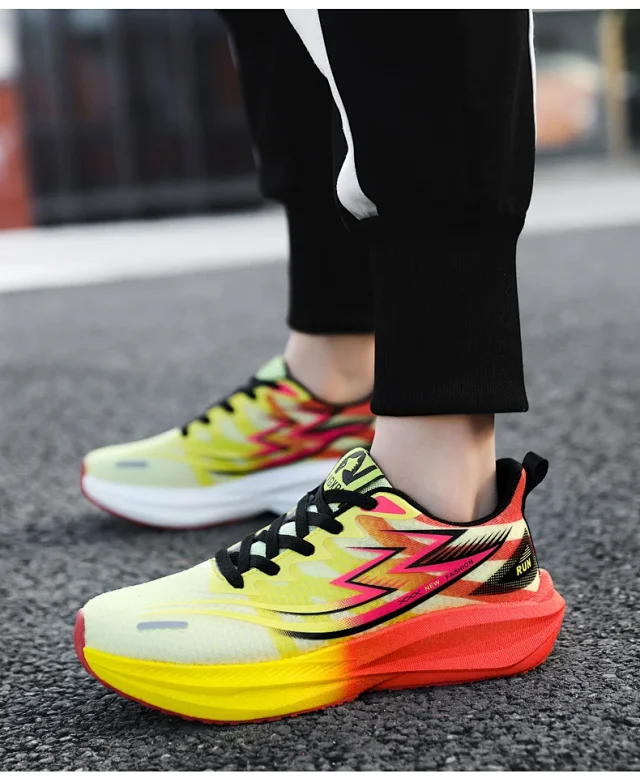 Unisex Flyknit Mesh Lightweight Sneakers Detail