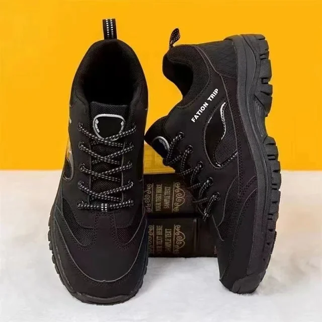 Men's Chunky Athletic Outdoor Travel Shoes Detail
