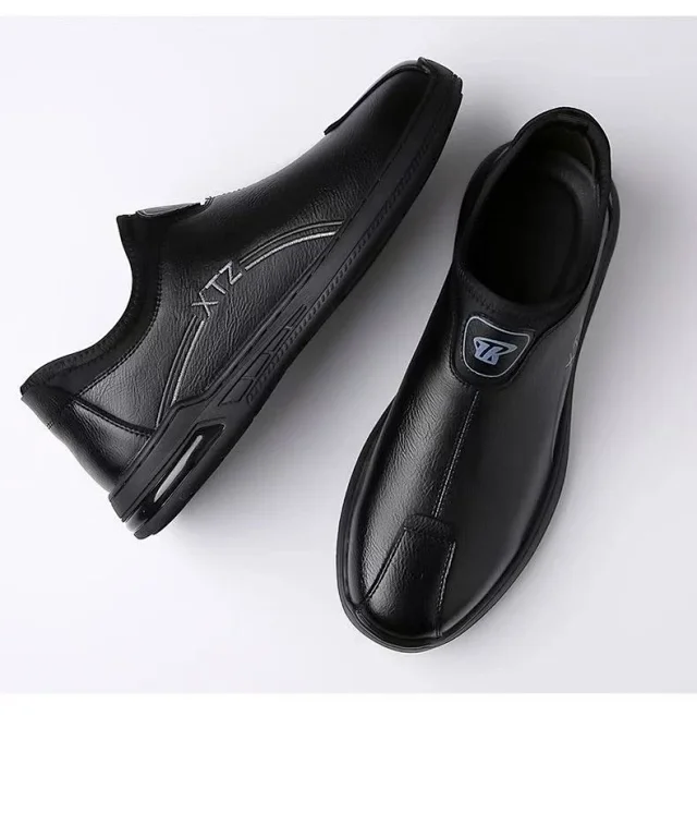 Men's Soft-Sole Leather Slip-On Driving Shoes Detail