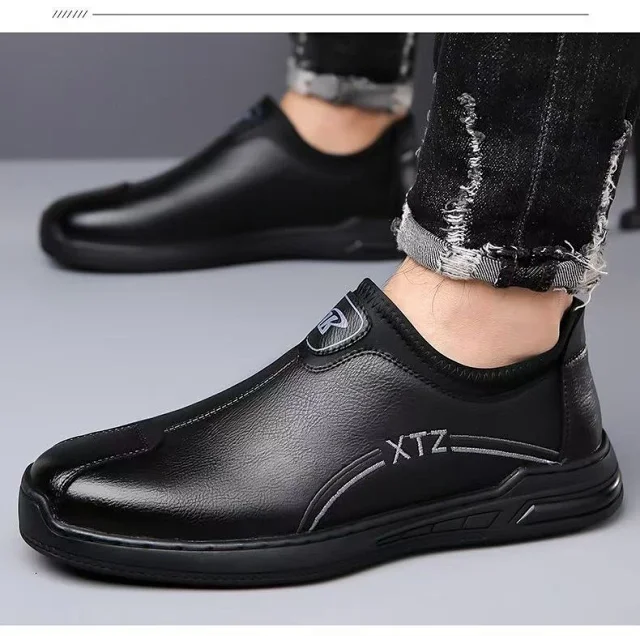 Men's Soft-Sole Leather Slip-On Driving Shoes Detail