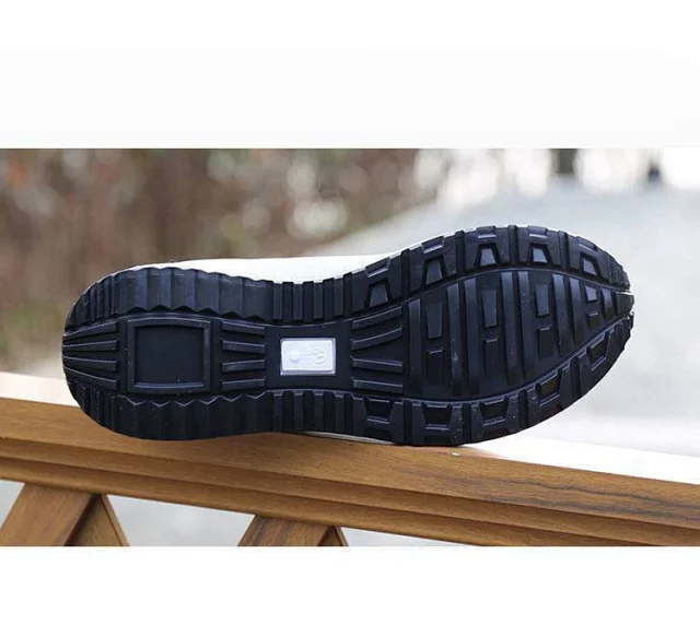 Summer 2025 Men's Breathable Lace-Up Runners Detail