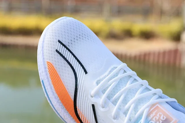 Men's Ultra-Light Mesh Running Casual Shoes Detail