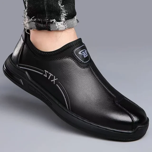 Men's Soft-Sole Leather Slip-On Driving Shoes Detail