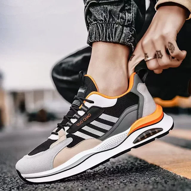 Men's Breathable Knit Sneakers Detail