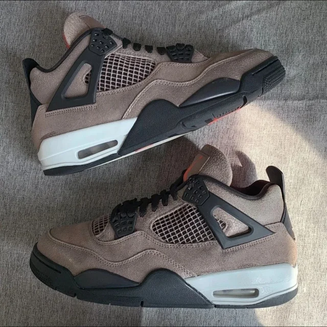 Unisex AJ4 Military Green Basketball Shoes Detail