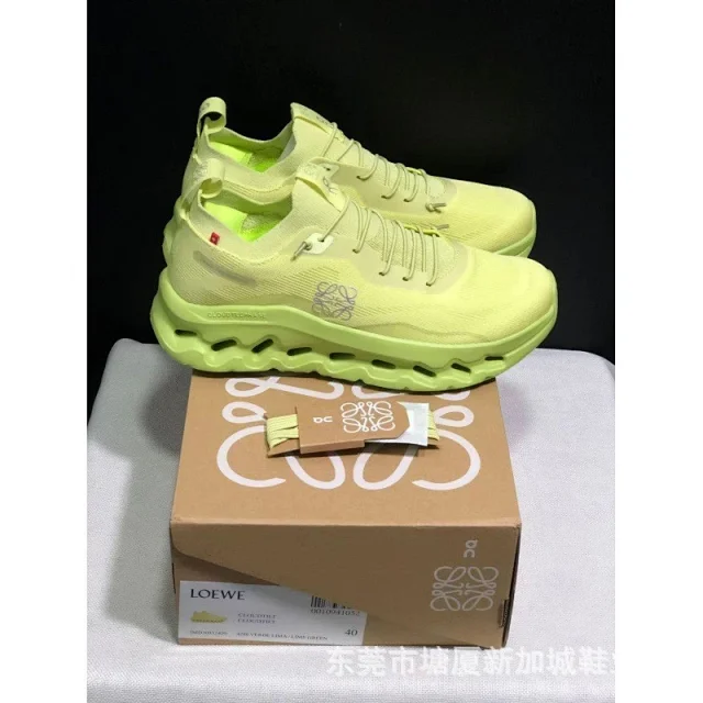 On CloudTilt Unisex Breathable Cushioned Sneakers Detail