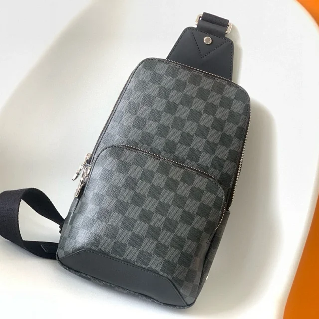 Men's 2025 Fashion Sling Bag Detail