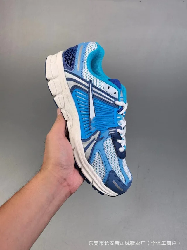 Nike Vomero 5 Low Retro Running Shoes Detail