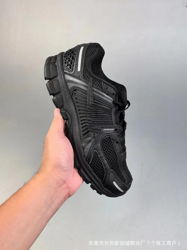Nike Vomero 5 Low Retro Running Shoes Detail