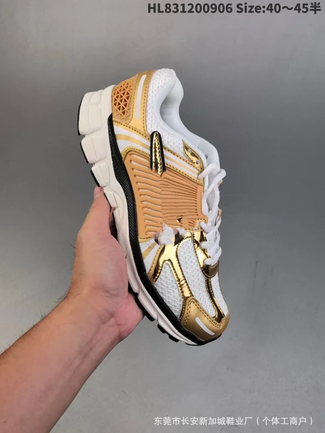 Nike Vomero 5 Low Retro Running Shoes Detail