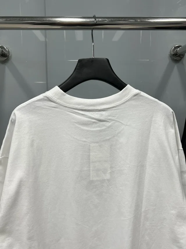 24SS B Padlock Logo Unisex Tee Detail