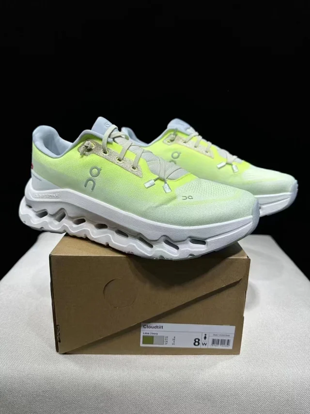 On CloudTilt Unisex Breathable Cushioned Sneakers Detail