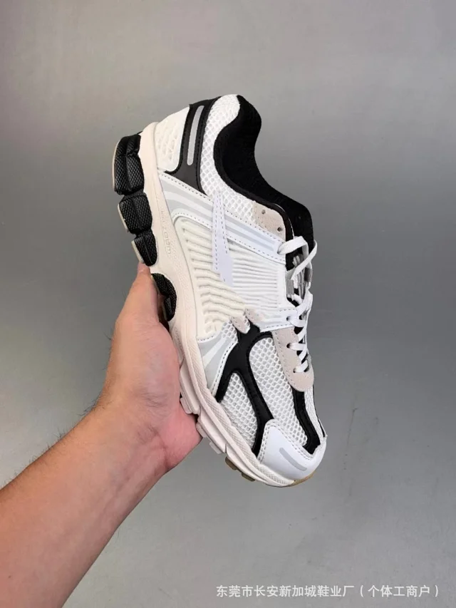 Nike Vomero 5 Low Retro Running Shoes Detail