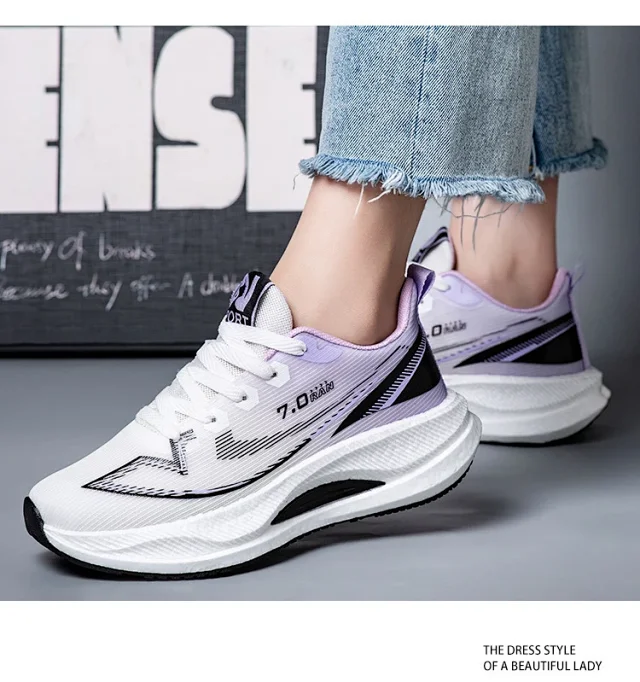 Stain-Resistant Unisex Student Light Running Mesh Sneakers Detail