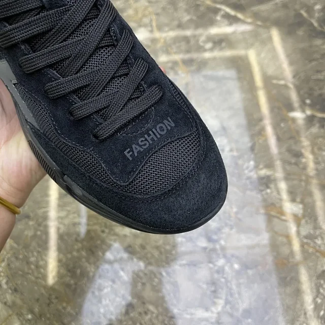 Men's K-Style Thick Sole Runner Detail