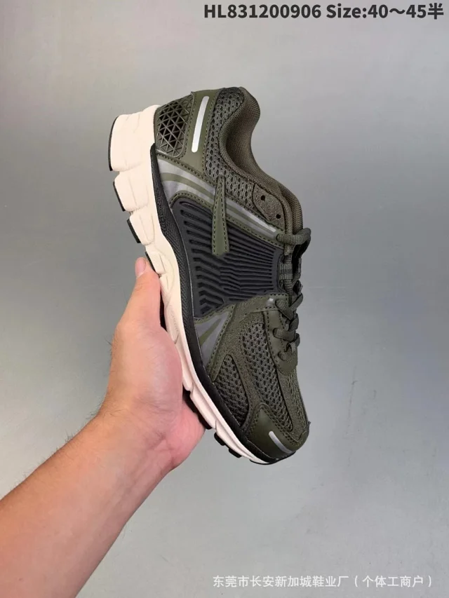 Nike Vomero 5 Low Retro Running Shoes Detail
