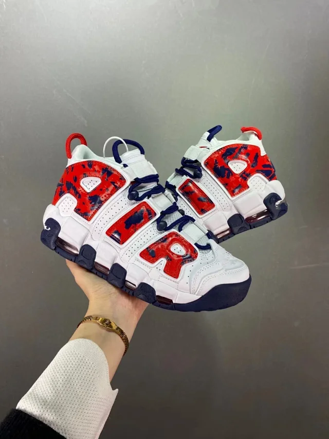 Men's Pippen Uptempo UNC Blue Chameleon Detail