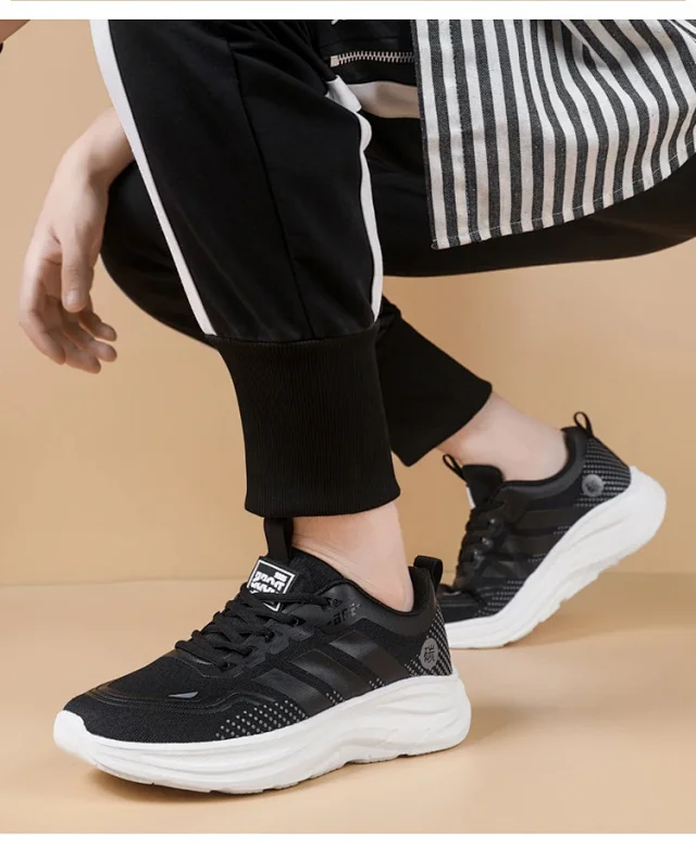 Ultra Light Breathable Mesh Unisex Casual Sneakers Detail