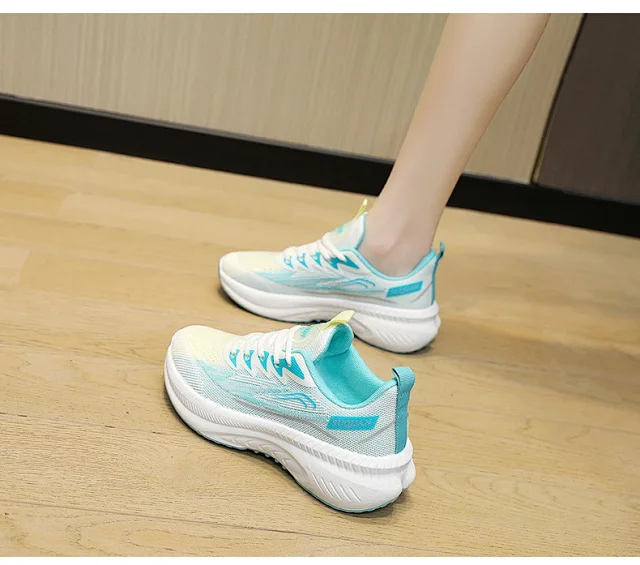 2025 Women's Trendy Mesh Running Sneakers Detail