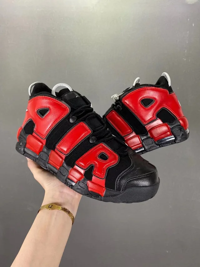 Men's Pippen Uptempo UNC Blue Chameleon Detail