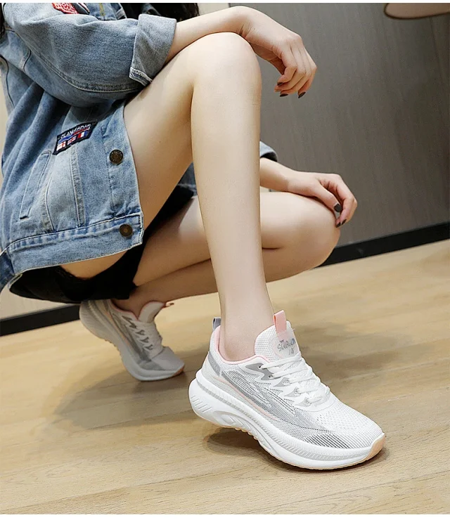 2025 Women's Trendy Mesh Running Sneakers Detail