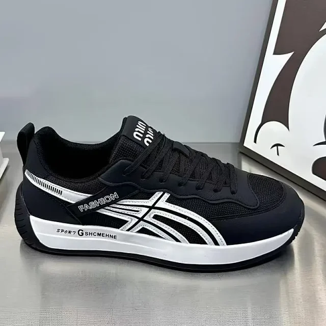 Summer 2025 Men's Lightweight Dad Shoes Detail