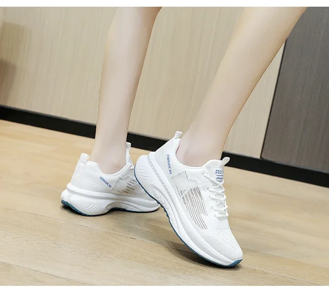 Women's Lightweight Knit Platform Running Detail