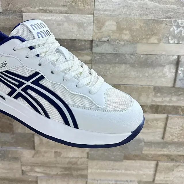 Summer 2025 Men's Lightweight Dad Shoes Detail