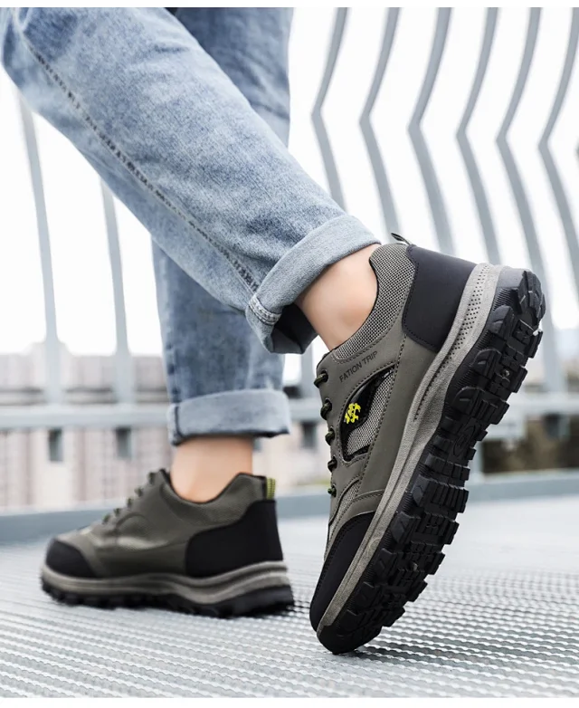 Men's Winter Fleece-Lined Hiking Sneakers Detail