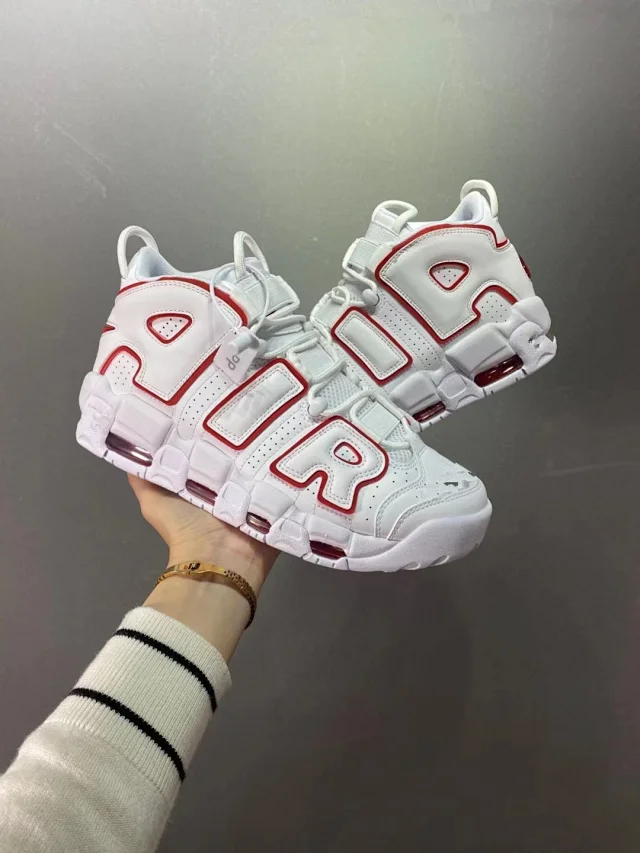 Men's Pippen Uptempo UNC Blue Chameleon Detail