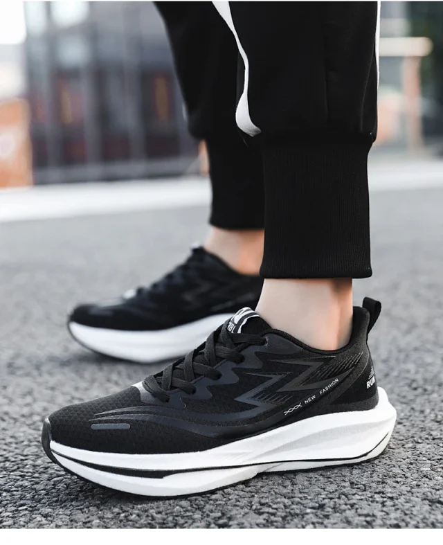 Unisex Flyknit Mesh Lightweight Sneakers Detail