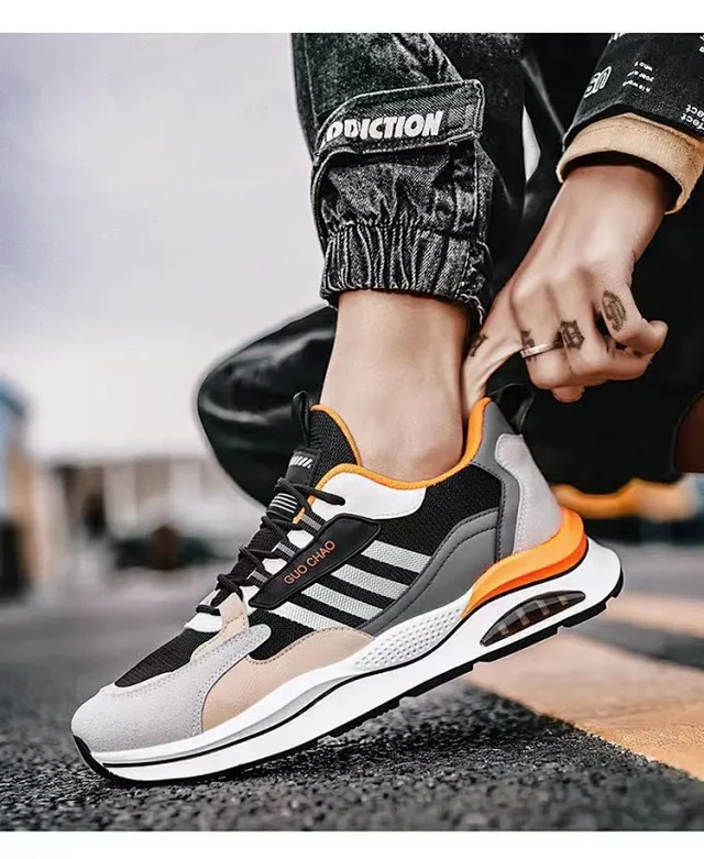 Men's Breathable Knit Sneakers Detail