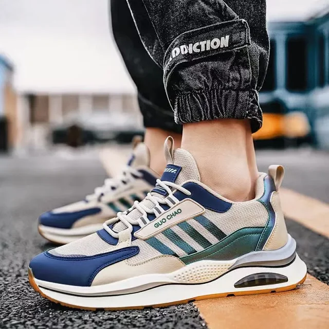 Men's Breathable Knit Sneakers Detail