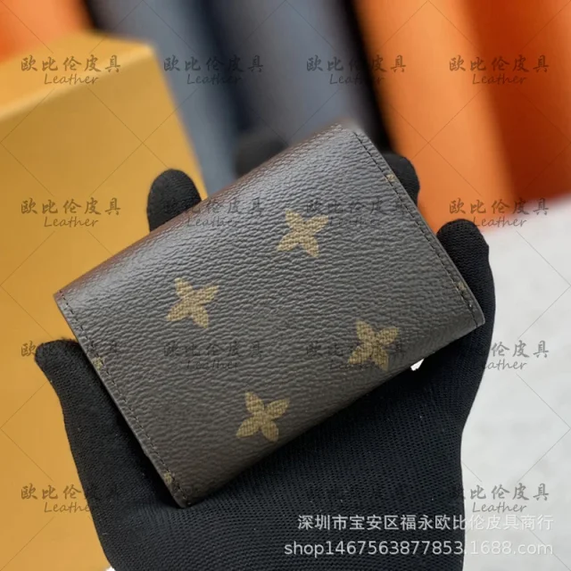 M41939 Genuine Leather Women's Wallet Gold-tone Detail