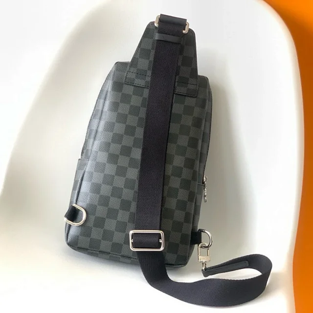 Men's 2025 Fashion Sling Bag Detail