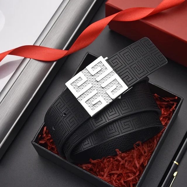 JiJia Perforated Men's Leather Belt Smooth Buckle Detail