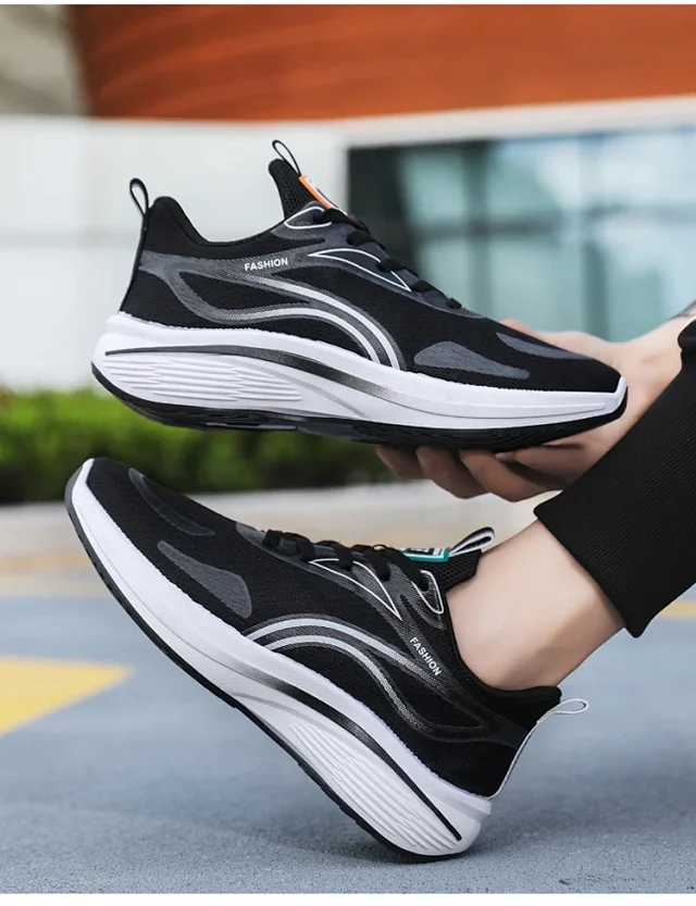 Unisex Spring Breathable Low-Top Flyknit Sneakers Detail