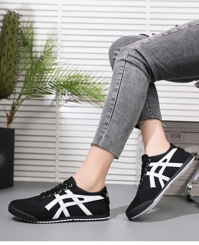 Korean Street Canvas Sneakers Lightweight Detail
