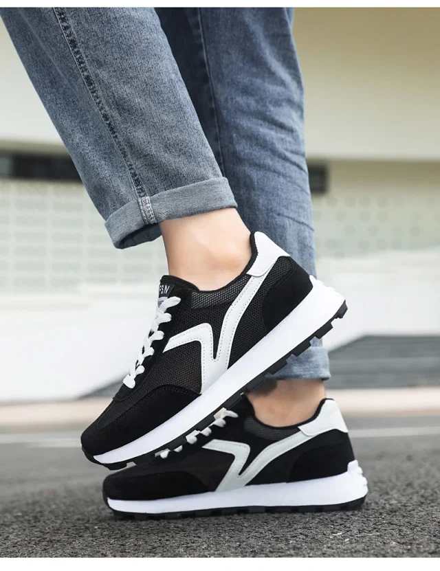 Unisex Platform Lovers' Casual Sneakers Detail