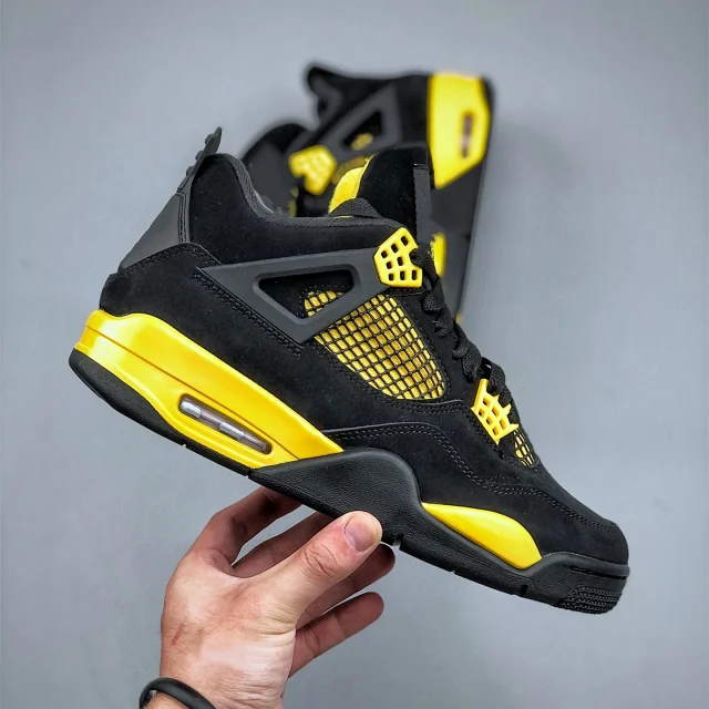AJ4 Kaws SB Men's Black Cat Detail