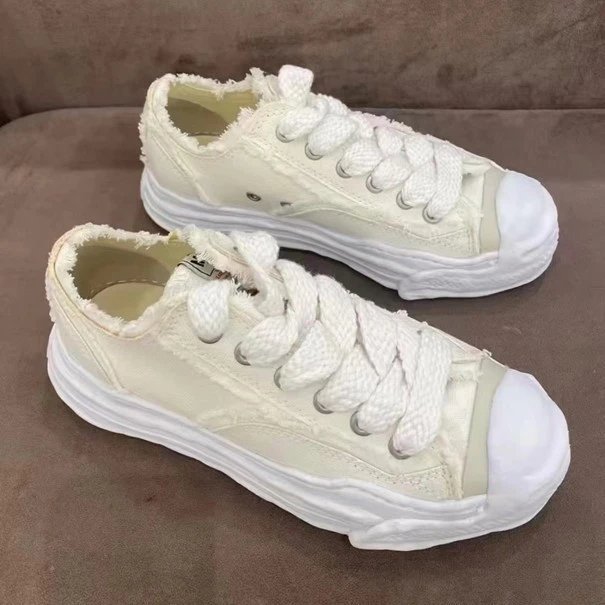 Smiley Face Platform Canvas Sneakers for Women Men Frayed Casual Skate Shoes Melted Style White Sneakers Distressed Couple Shoes