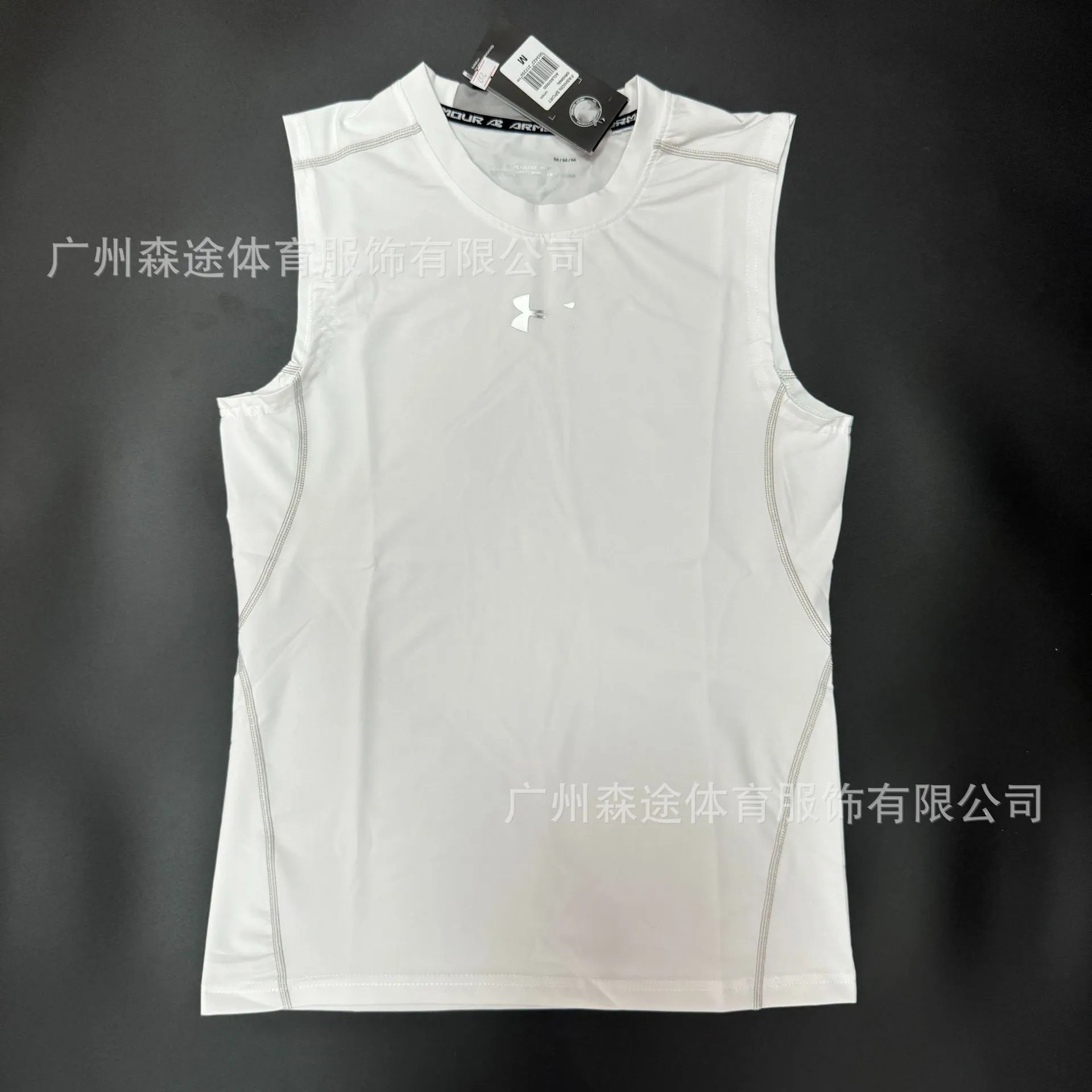 252 tank tops in white