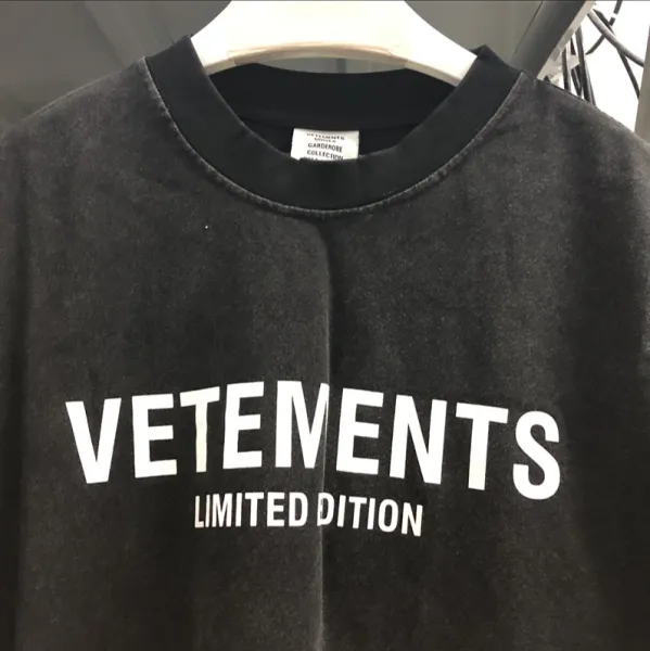 Off-White '1 Night in Paris' Graphic Black T-Shirt - 15