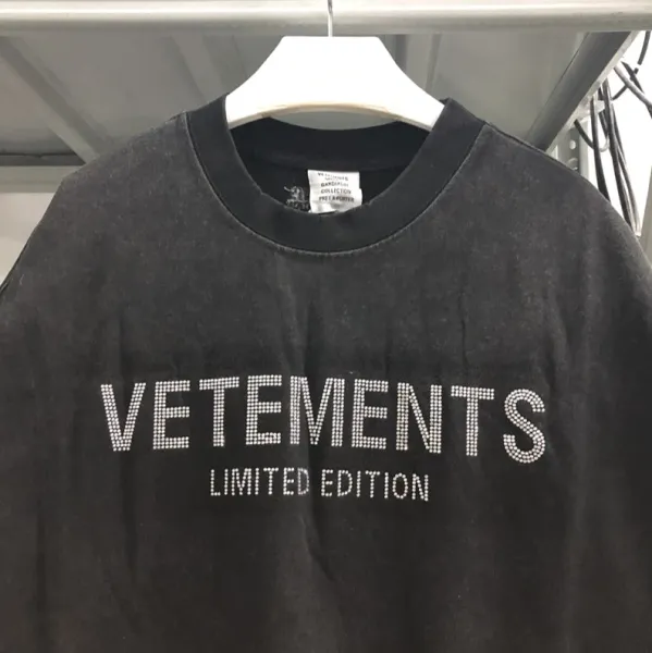 Off-White '1 Night in Paris' Graphic Black T-Shirt - 17
