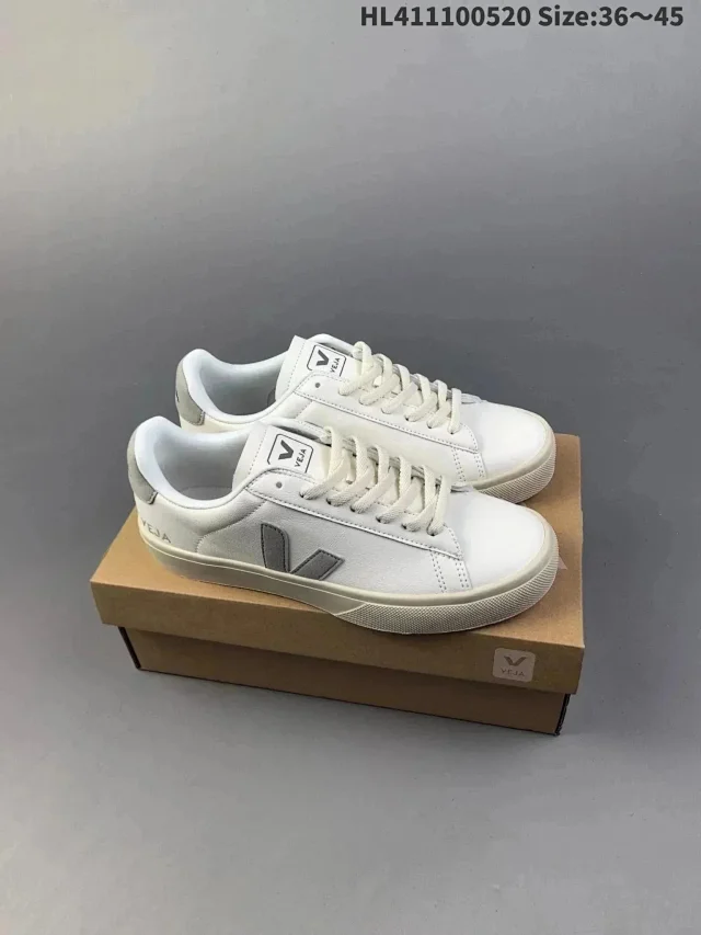 Veja Sneakers Low-top V-logo product detail image 7