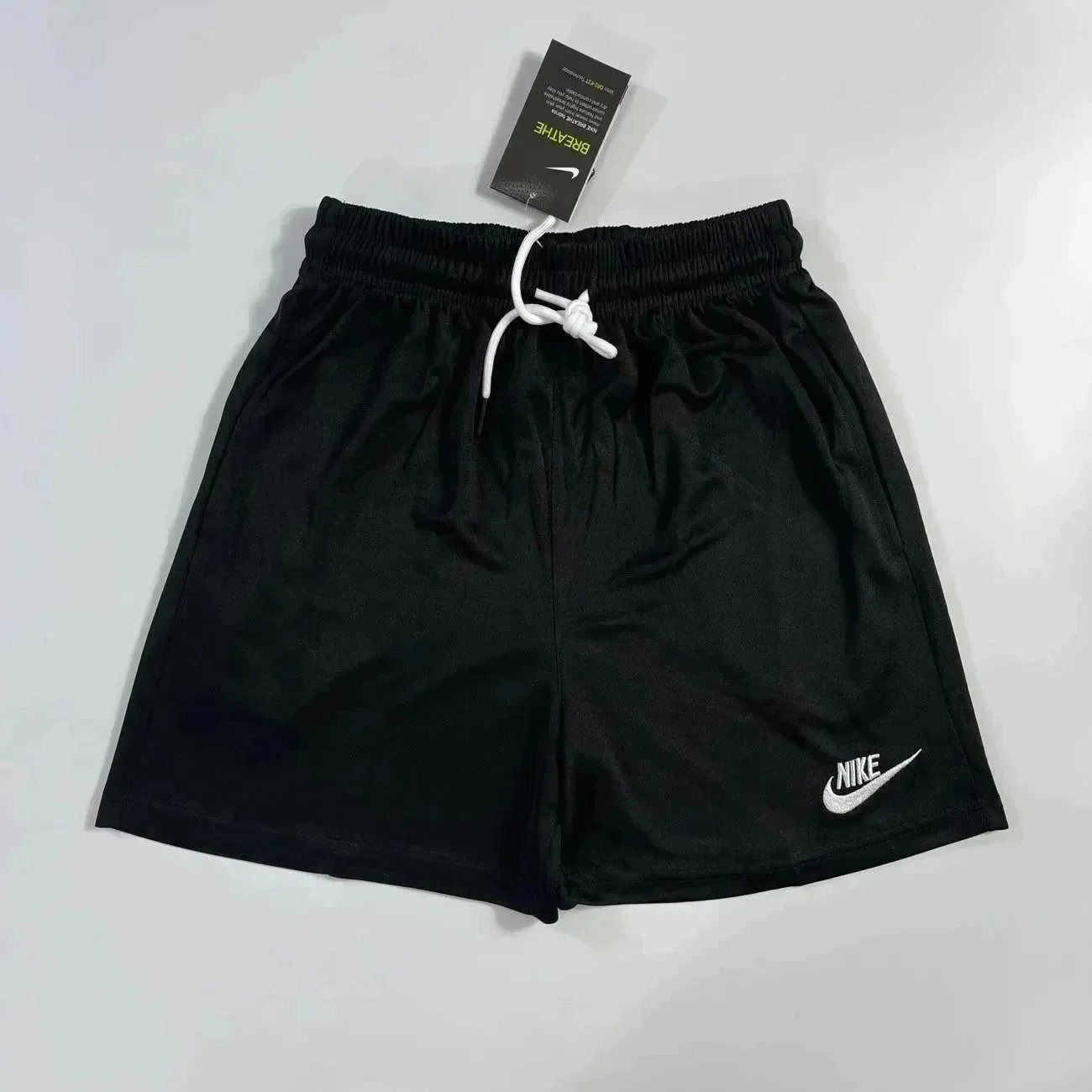 Nike Shorts Drawstring with reflective side stripes and zip pocket — 39