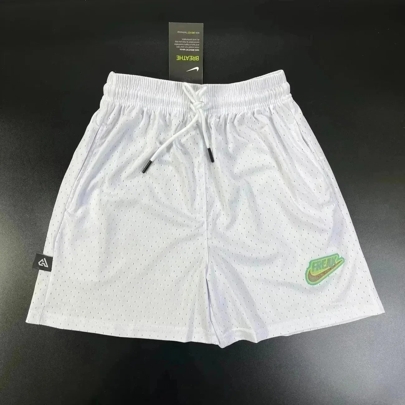 Nike Shorts Drawstring with reflective side stripes and zip pocket — 38
